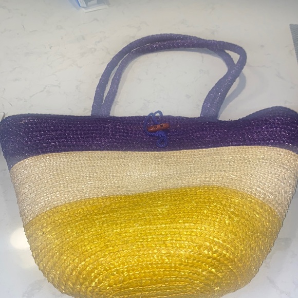 Like new! Beautiful Straw Purse! - Picture 1 of 4
